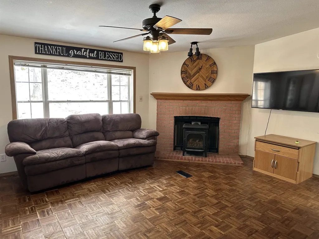 275 Hemenway Road Bridport VT 05734