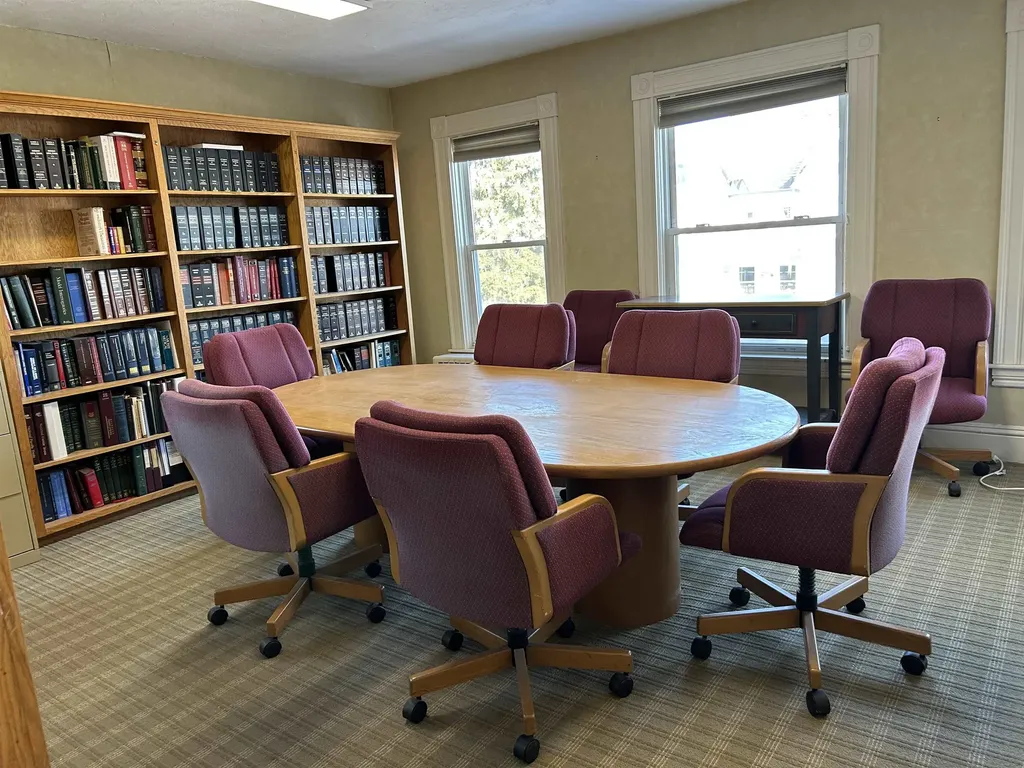 708 Pine Street Manchester NH 03104