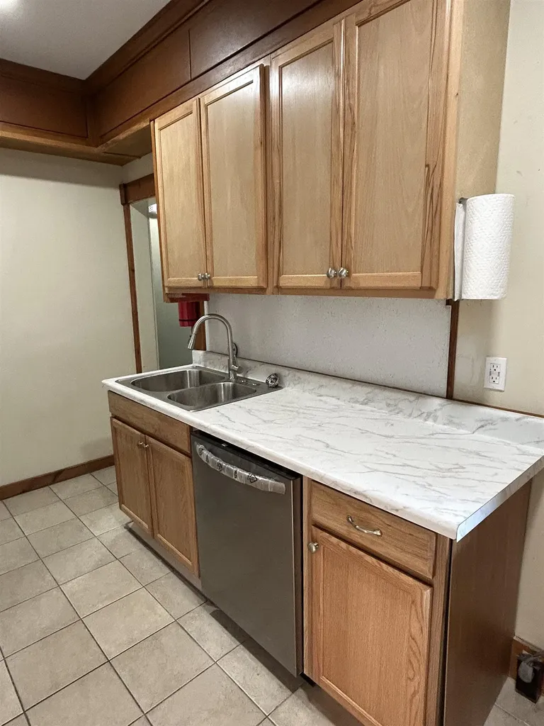 708 Pine Street Manchester NH 03104