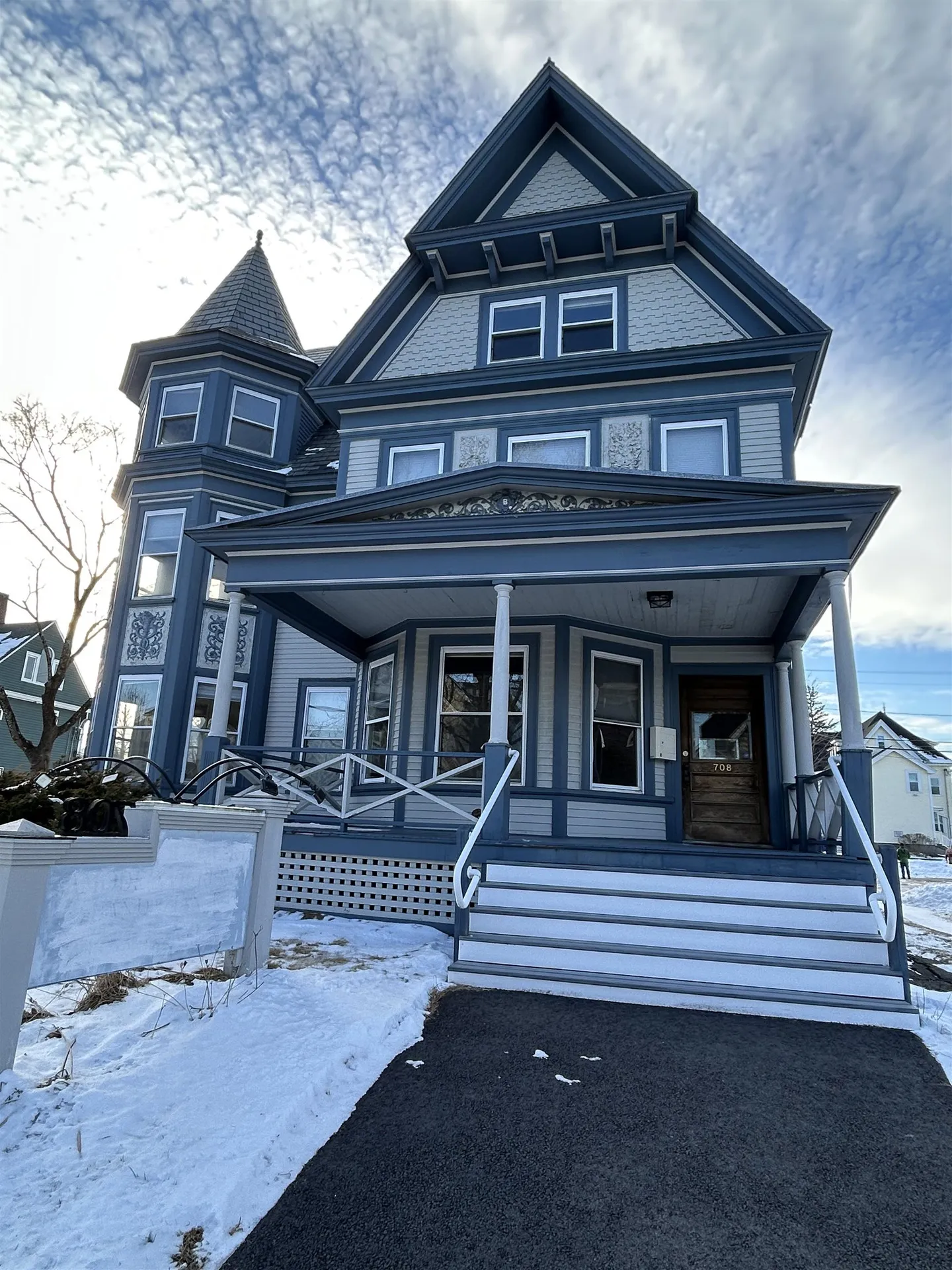 708 Pine Street Manchester NH 03104