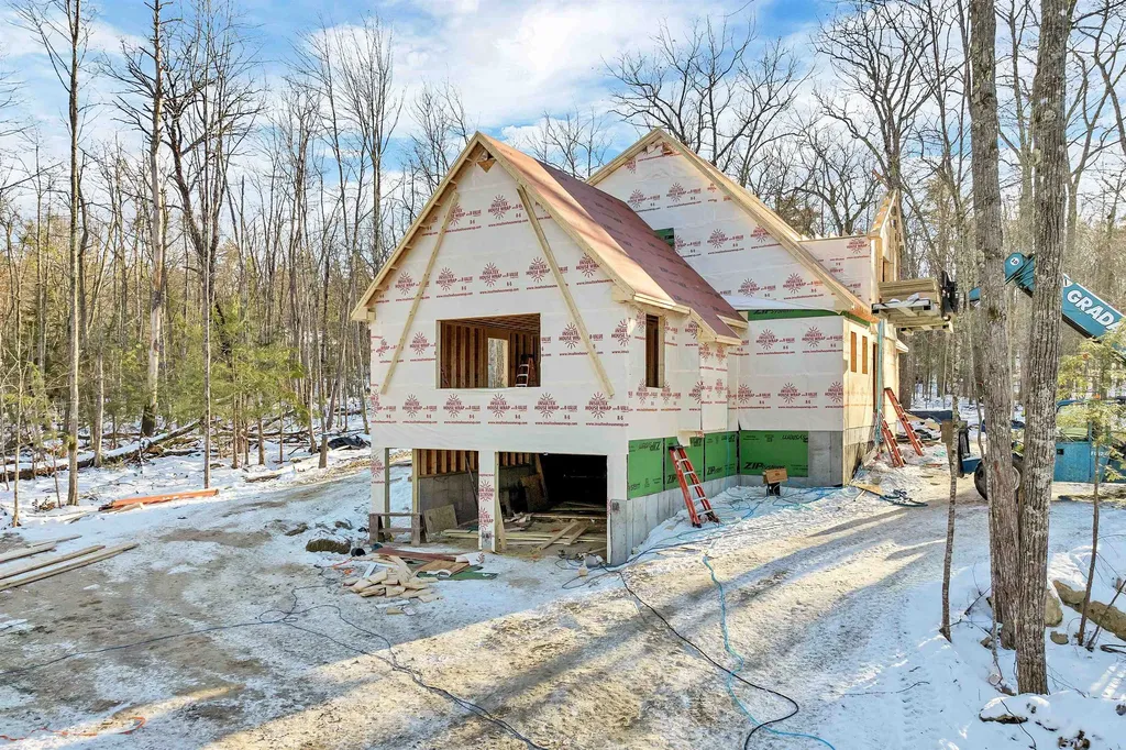 9 Christopher Court Wolfeboro NH 03894