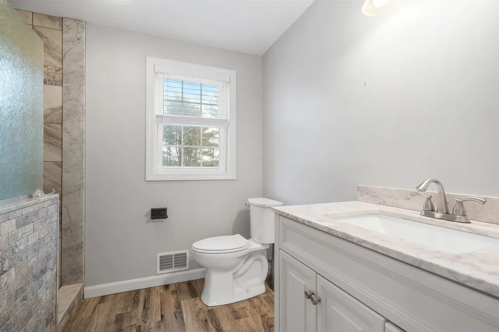 18 Redwood Road Salem NH 03079