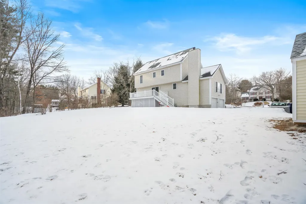 18 Redwood Road Salem NH 03079