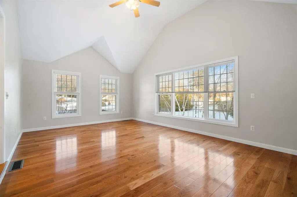 18 Redwood Road Salem NH 03079