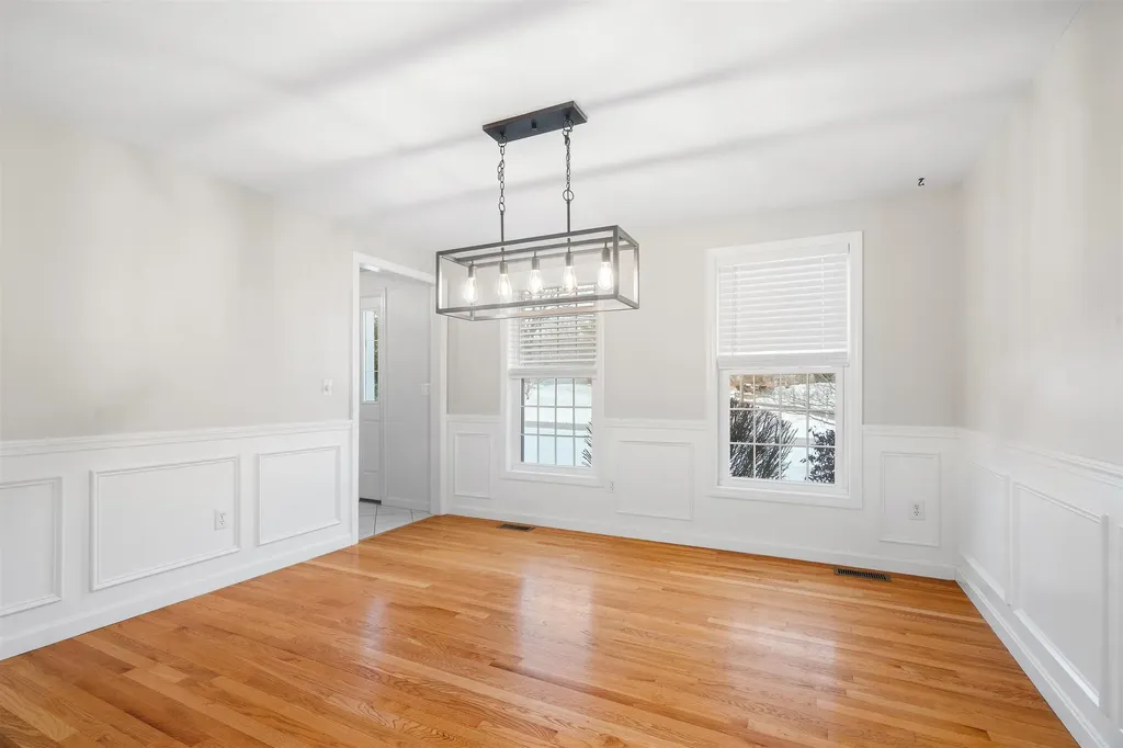 18 Redwood Road Salem NH 03079