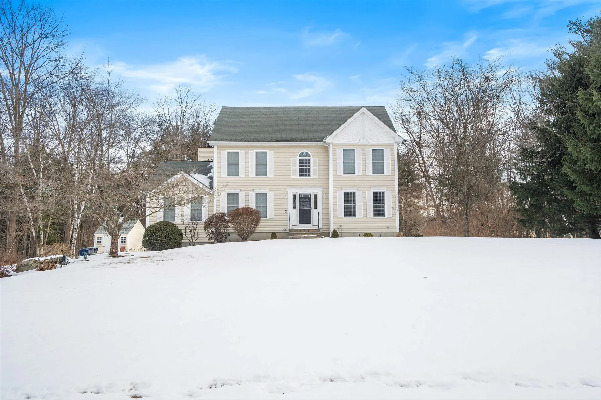 18 Redwood Road Salem NH 03079