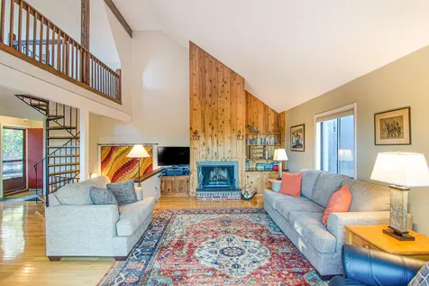 105 Williams Lane Hartford VT 05059