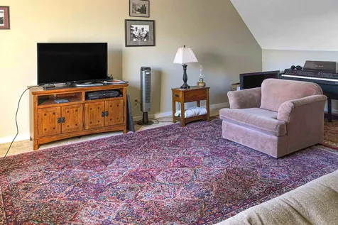 105 Williams Lane Hartford VT 05059