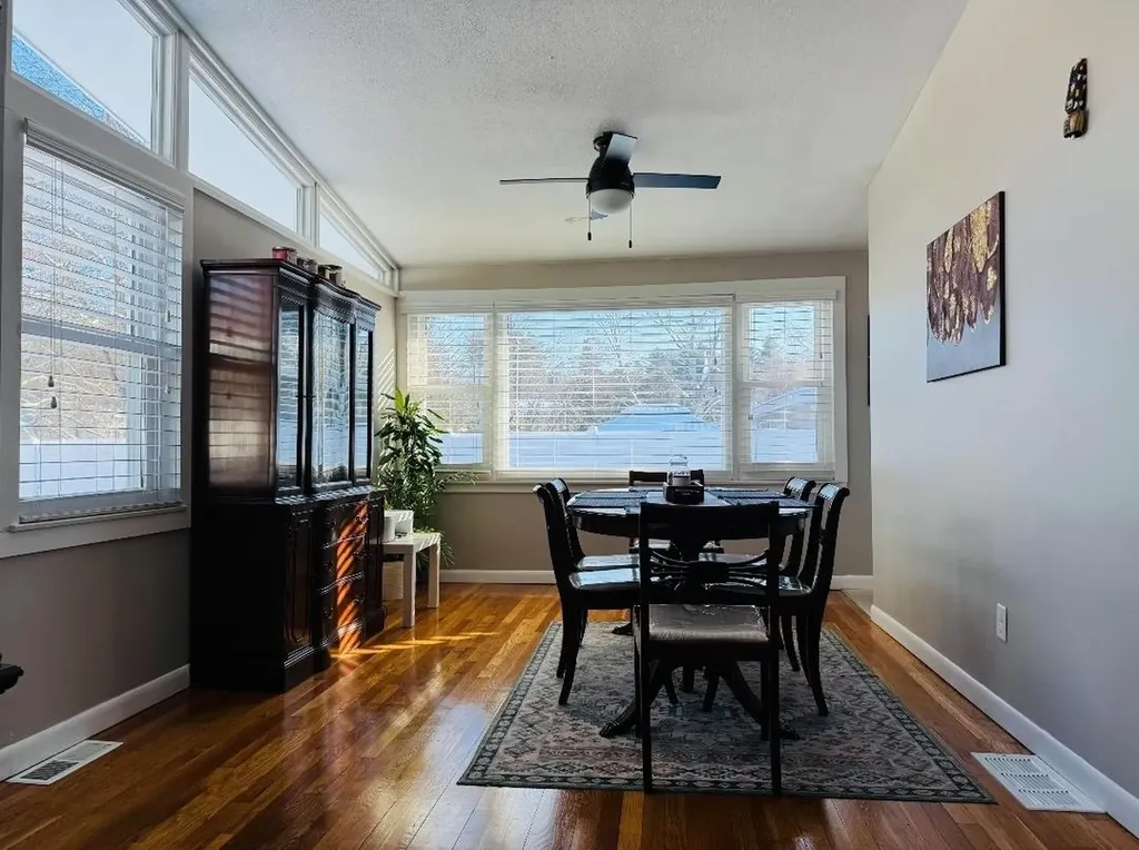 7 Acacia Street Nashua NH 03062