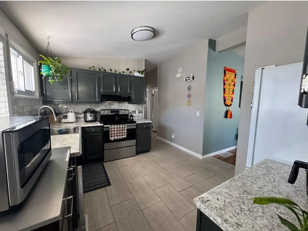 7 Acacia Street Nashua NH 03062