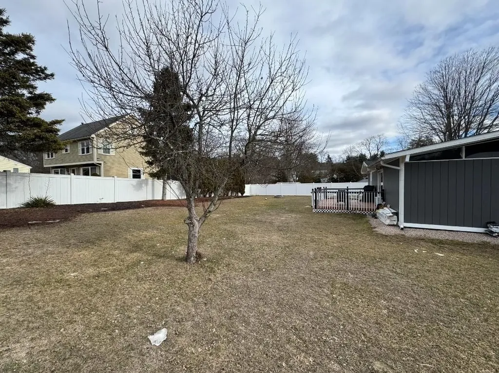 7 Acacia Street Nashua NH 03062