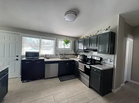 7 Acacia Street Nashua NH 03062