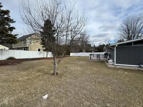 7 Acacia Street Nashua NH 03062