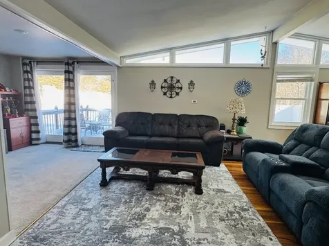 7 Acacia Street Nashua NH 03062