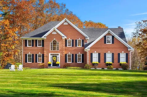 6 Chesterfield Place Bedford NH 03110
