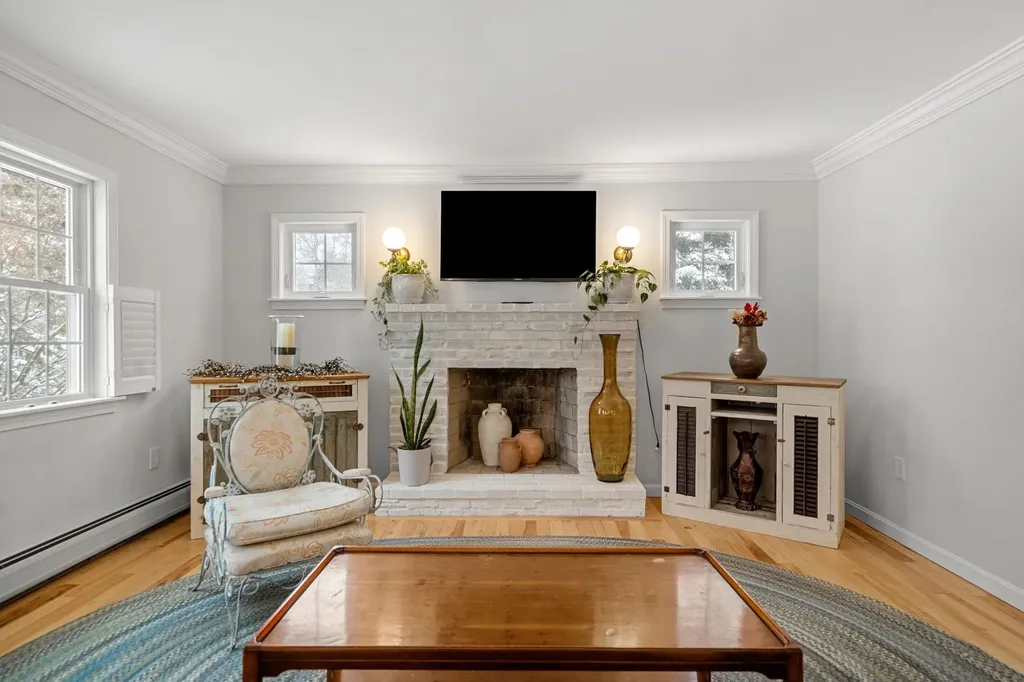 64 Raydon Road York ME 03909