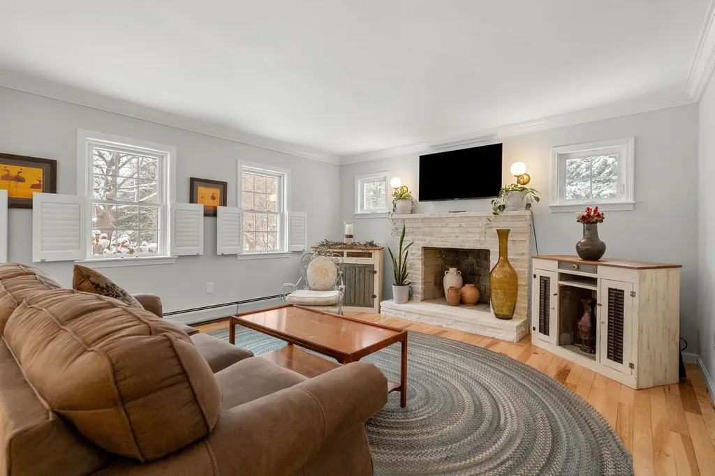 64 Raydon Road York ME 03909