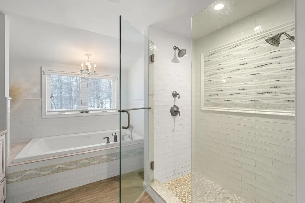 64 Raydon Road York ME 03909