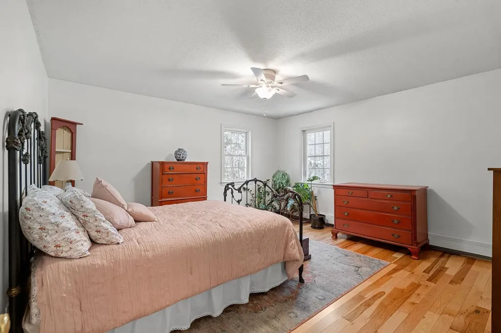 64 Raydon Road York ME 03909