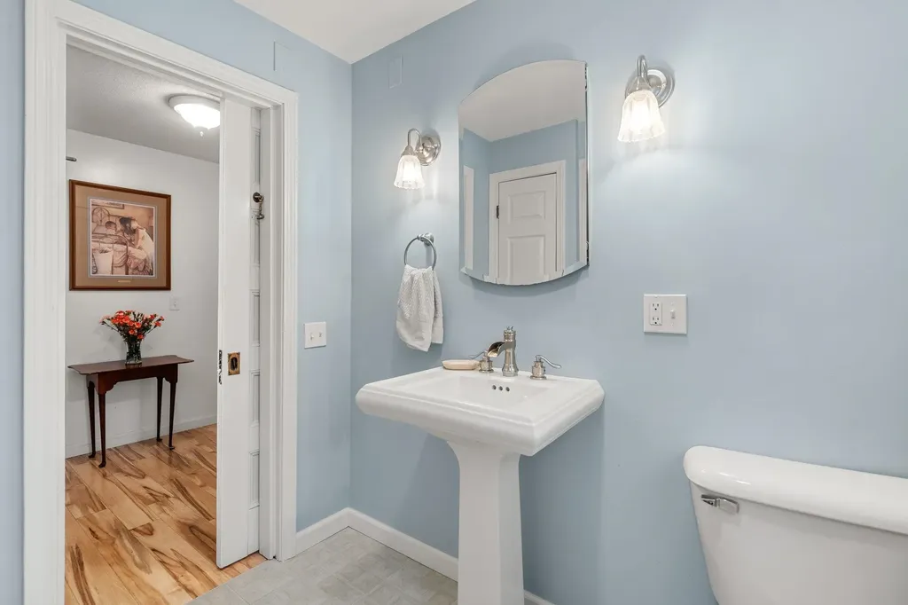 64 Raydon Road York ME 03909