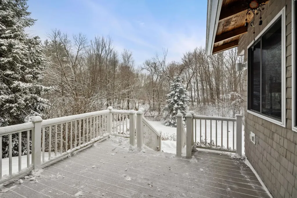 64 Raydon Road York ME 03909