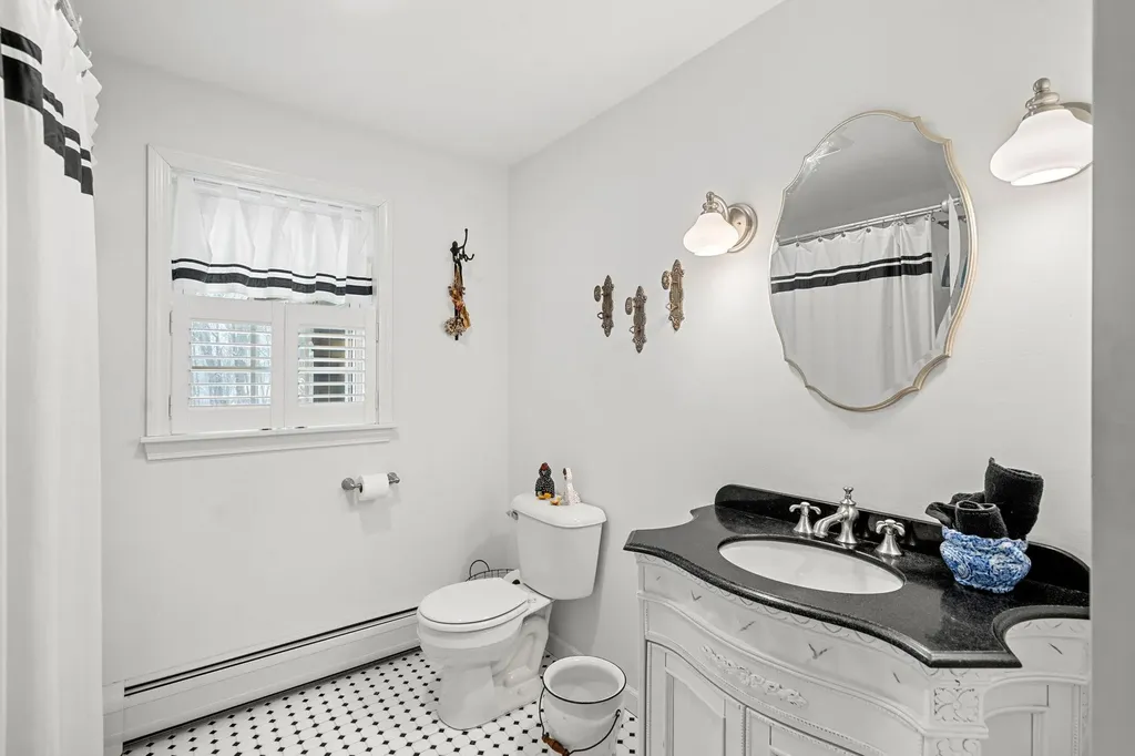 64 Raydon Road York ME 03909