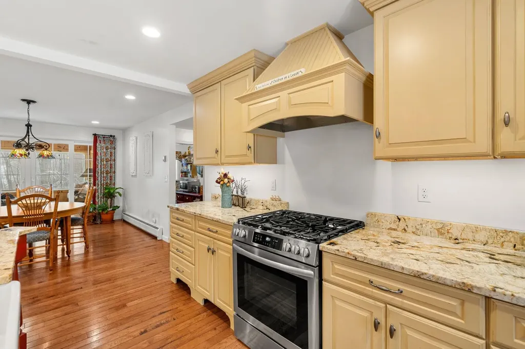 64 Raydon Road York ME 03909