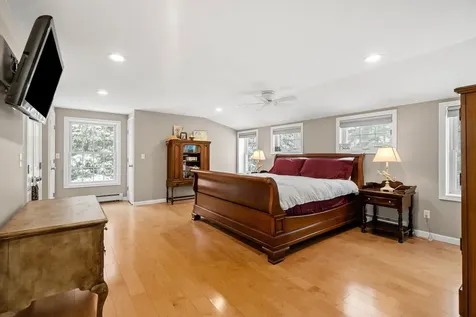 64 Raydon Road York ME 03909