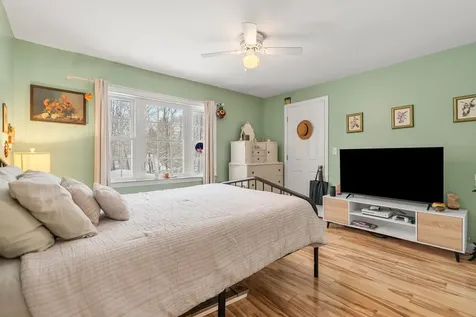 64 Raydon Road York ME 03909