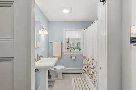 64 Raydon Road York ME 03909