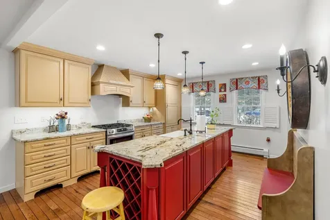 64 Raydon Road York ME 03909