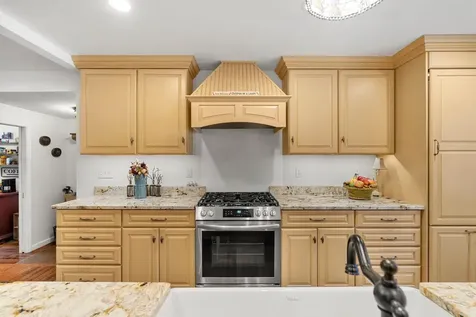 64 Raydon Road York ME 03909