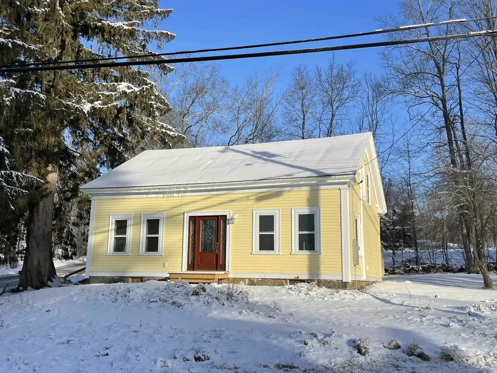 64 Nottingham Road Raymond NH 03070
