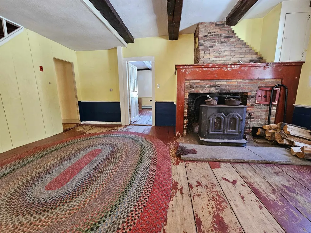 18 Gordon Hill Road New Hampton NH 03256