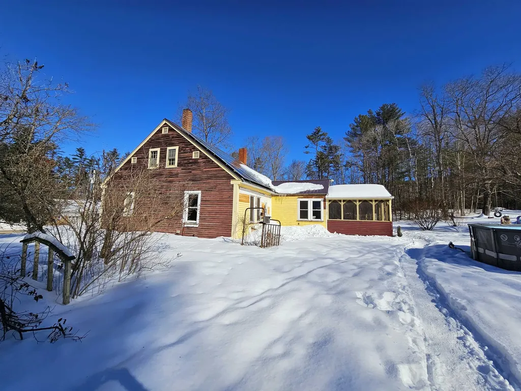 18 Gordon Hill Road New Hampton NH 03256