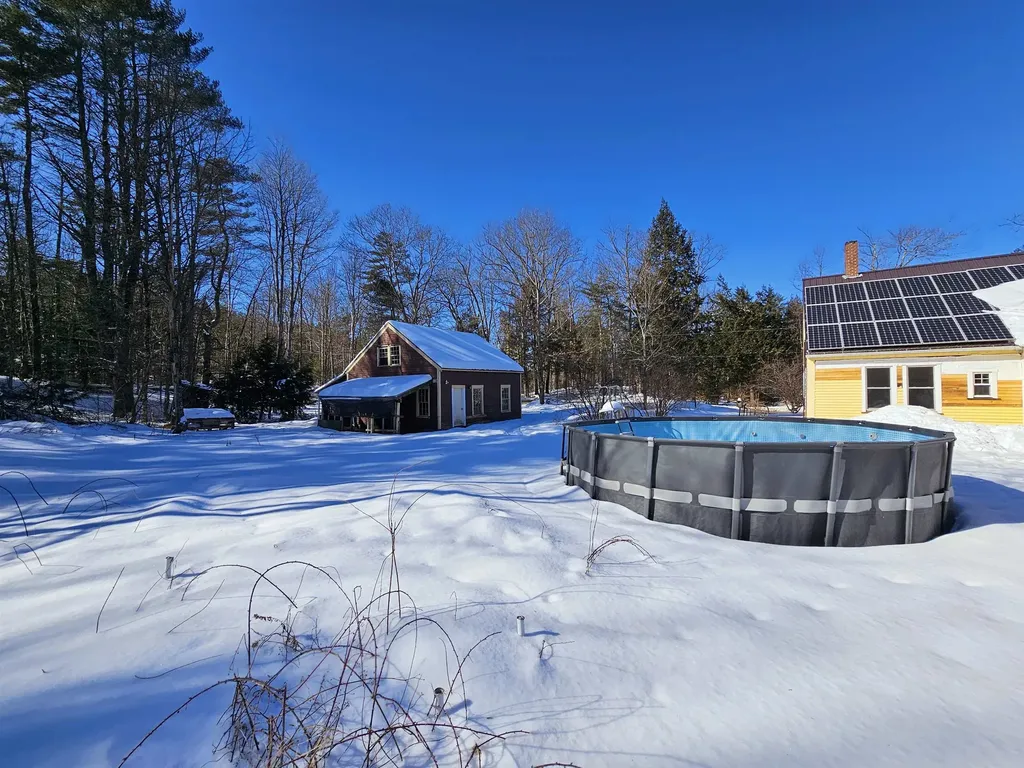 18 Gordon Hill Road New Hampton NH 03256