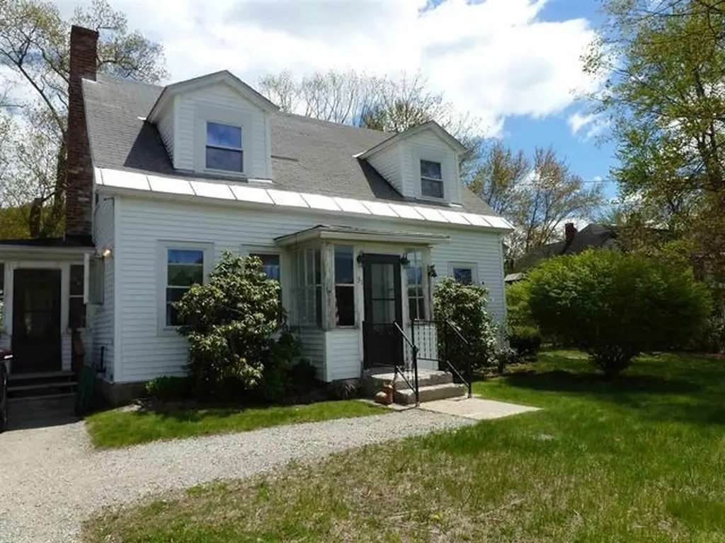 31 Hildreth Street Winchester NH 03470