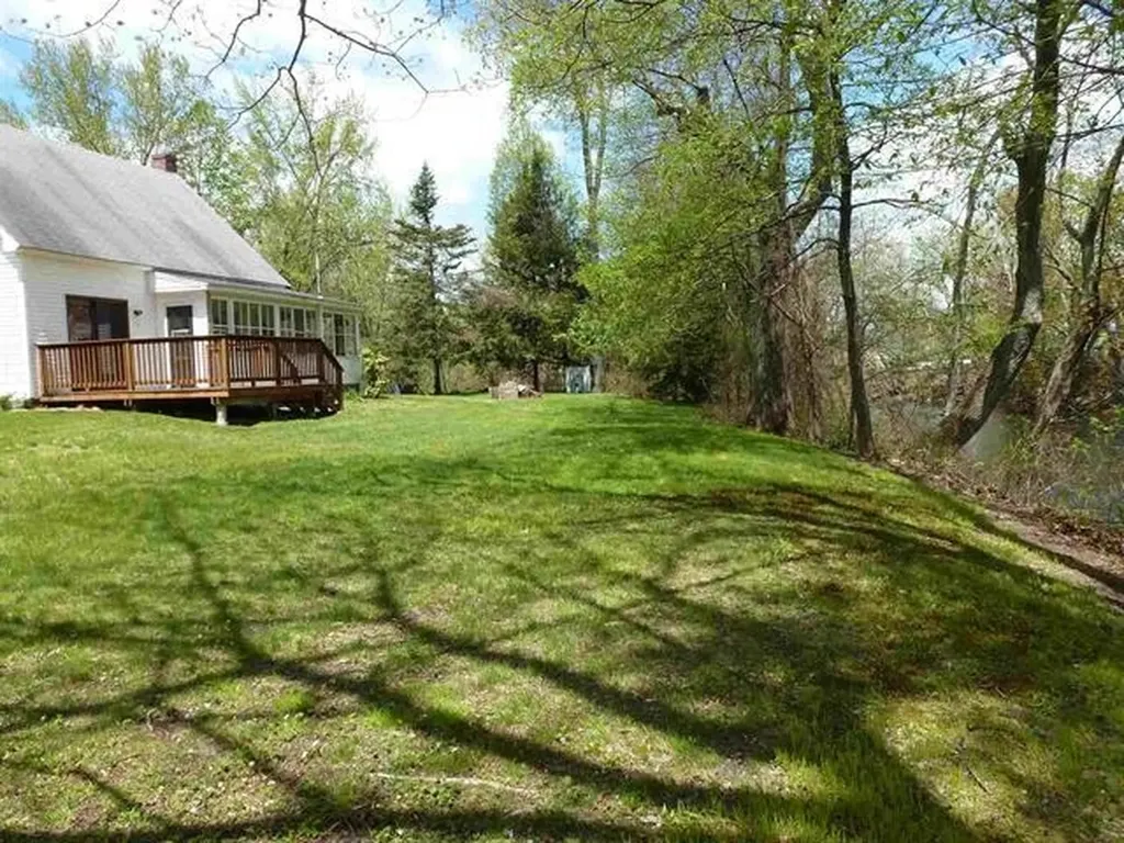 31 Hildreth Street Winchester NH 03470