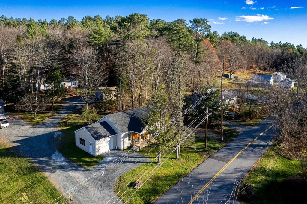 216 Quechee Hartland Road Hartford VT 05059