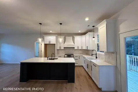 216 Quechee Hartland Road Hartford VT 05059