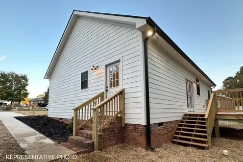 216 Quechee Hartland Road Hartford VT 05059