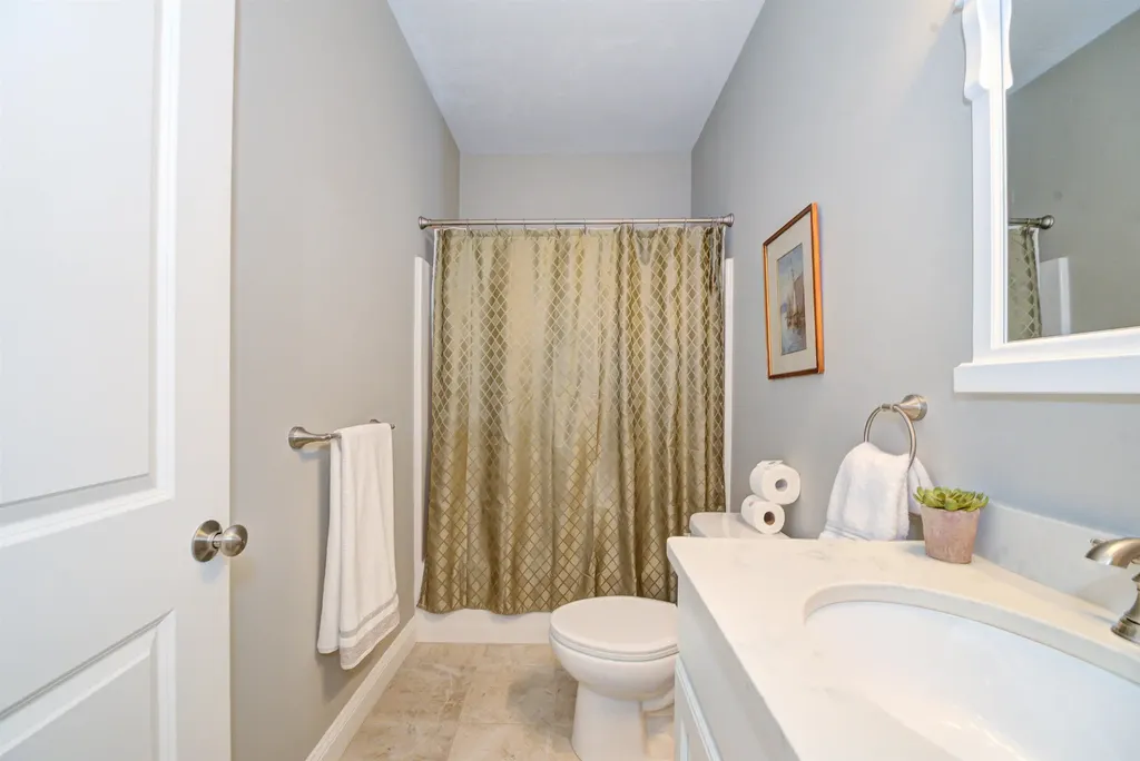 4 Montalcino Way Salem NH 03079