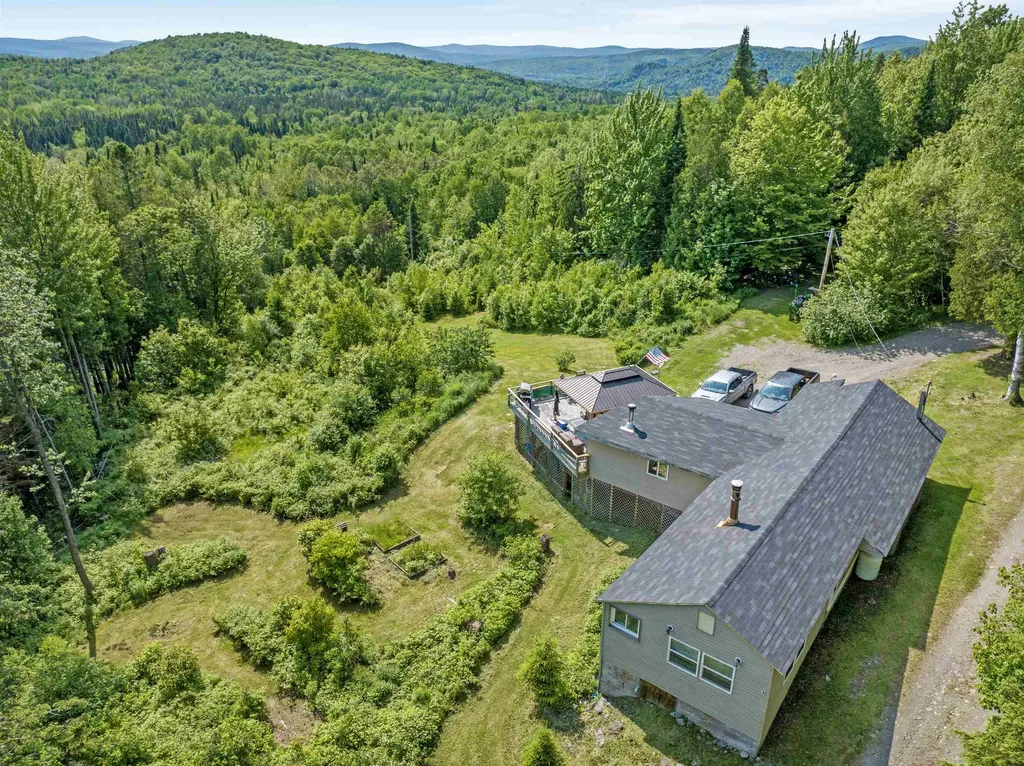 97 Cobblestone Road Clarksville NH 03592