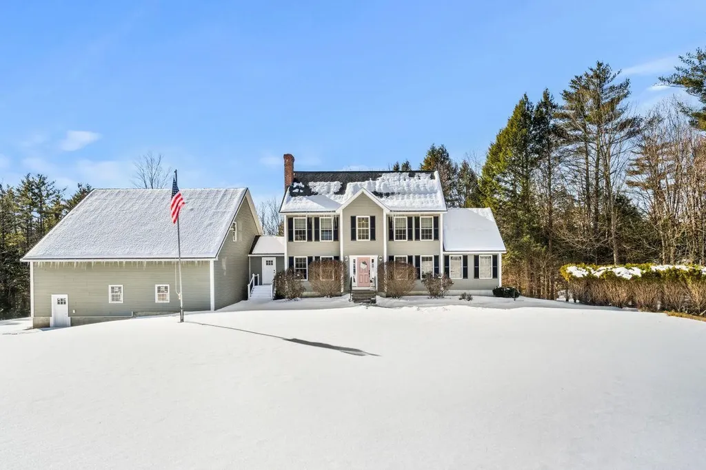 94 Great Pine Circle Farmington NH 03835