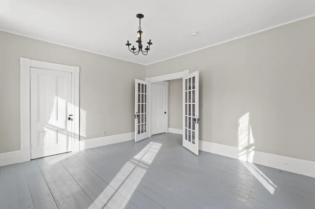 28 Back River Road Dover NH 03820