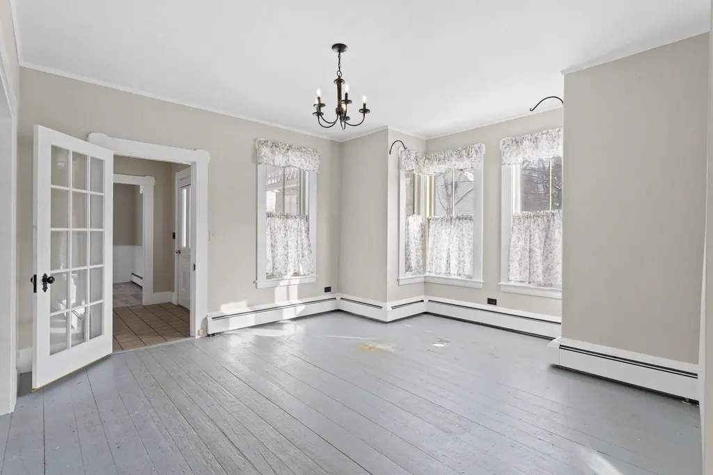 28 Back River Road Dover NH 03820