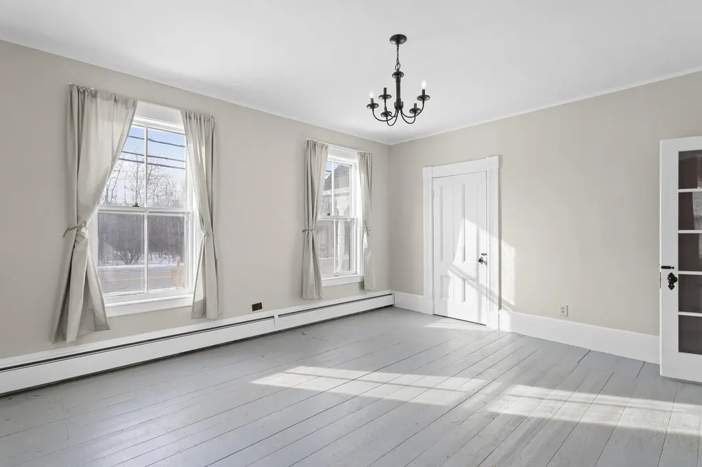 28 Back River Road Dover NH 03820