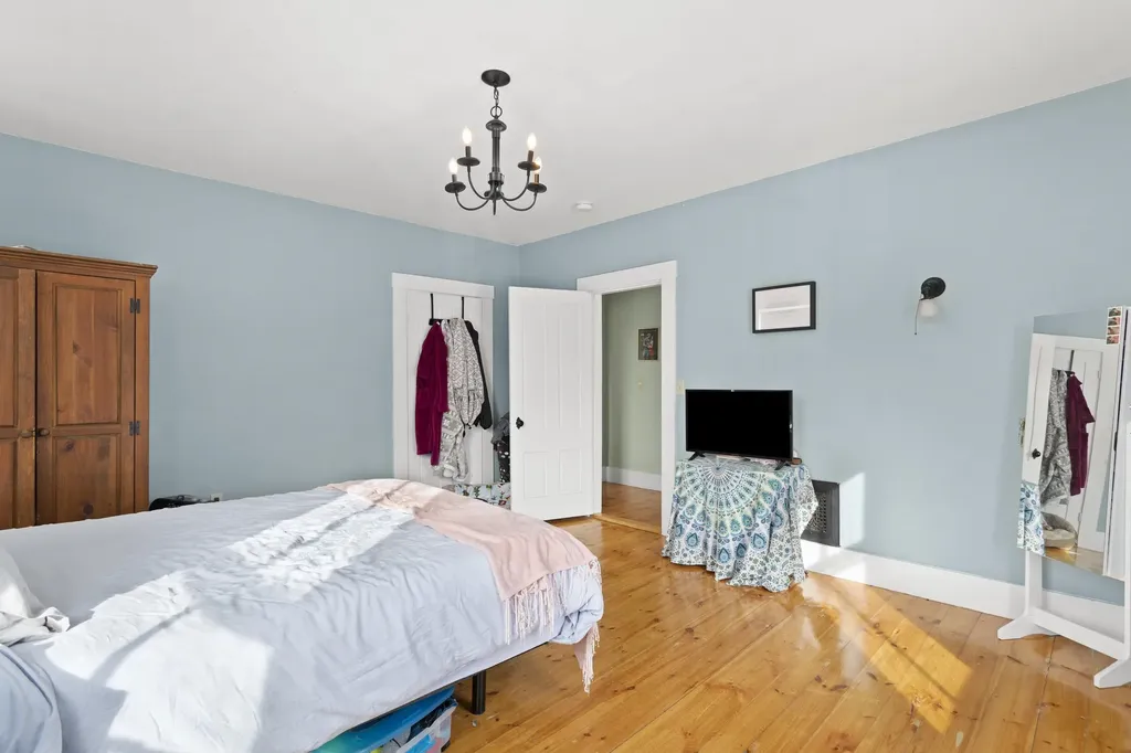 28 Back River Road Dover NH 03820