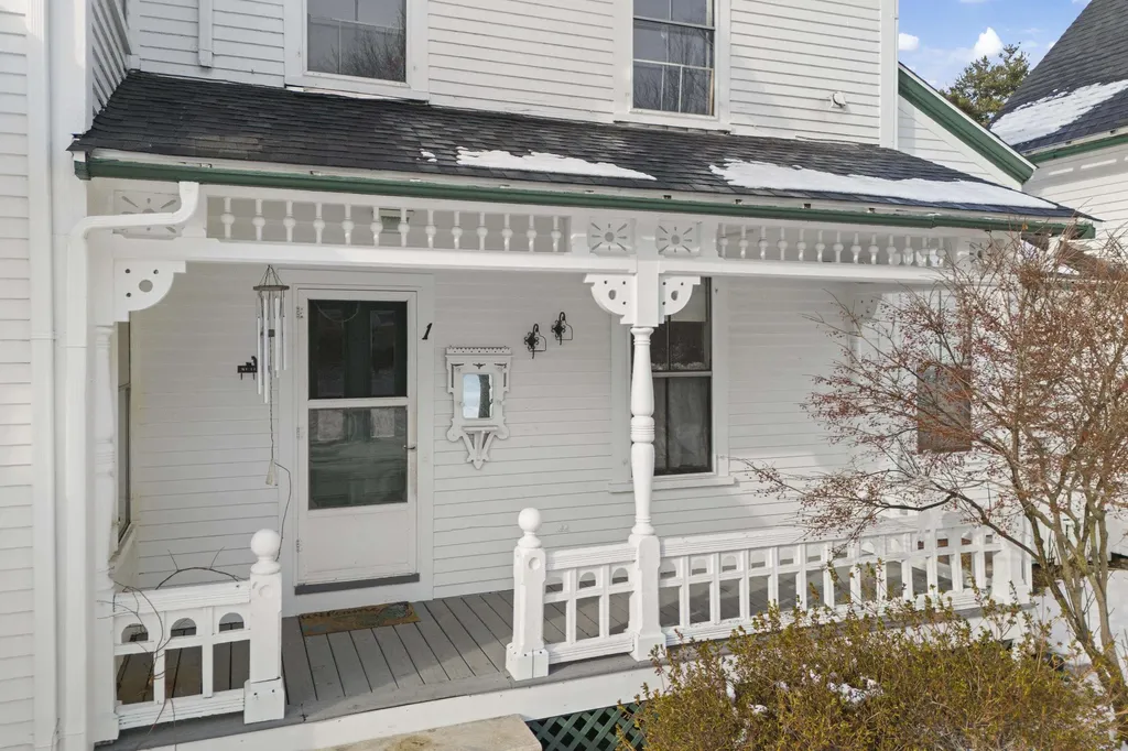 28 Back River Road Dover NH 03820