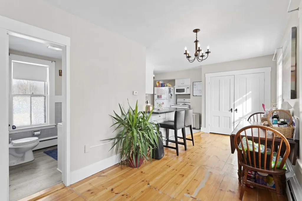 28 Back River Road Dover NH 03820